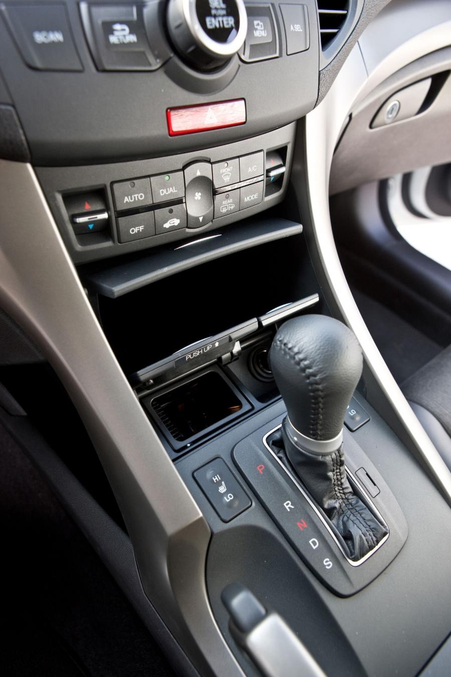  Honda Accord 2008 года  (фото 6 из 86)